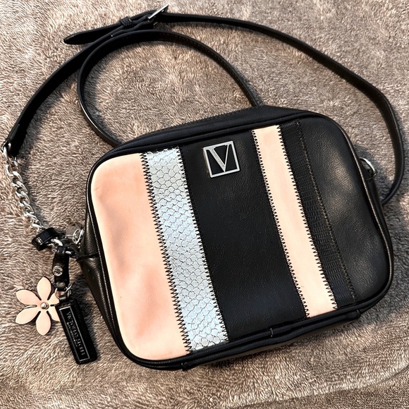 Victoria’s secret cross body bag - Picture 2 of 4